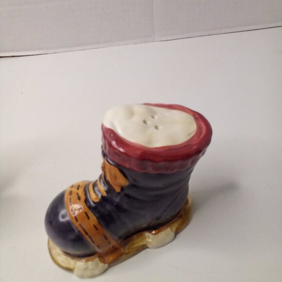 Squirrel Ice Skate Boot Salt Pepper Shakers Ceramic Chipped - Picture 11 of 16